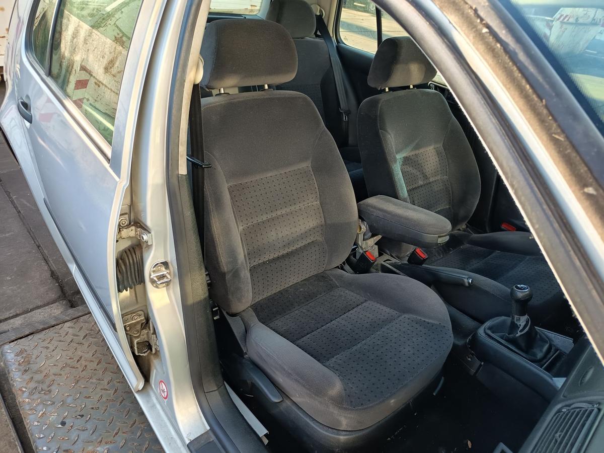 VW Golf IV 5t&uuml;rer original Sitz vorn rechts Beifahrer Stoff schwarz Bj 1999