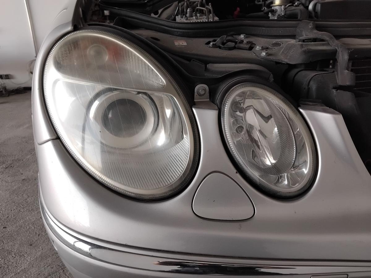 Mercedes E-Klasse W211 original Bi-Xenon Scheinwerfer rechts vergilbt BJ2004