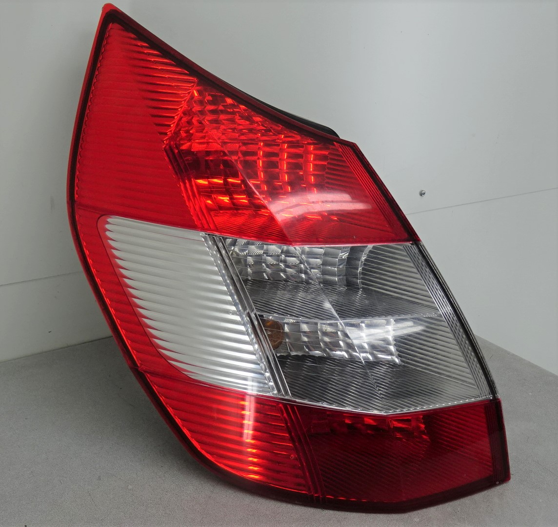 Renault Scenic Rückleuchte Rücklicht links 8200493374 Bj2006