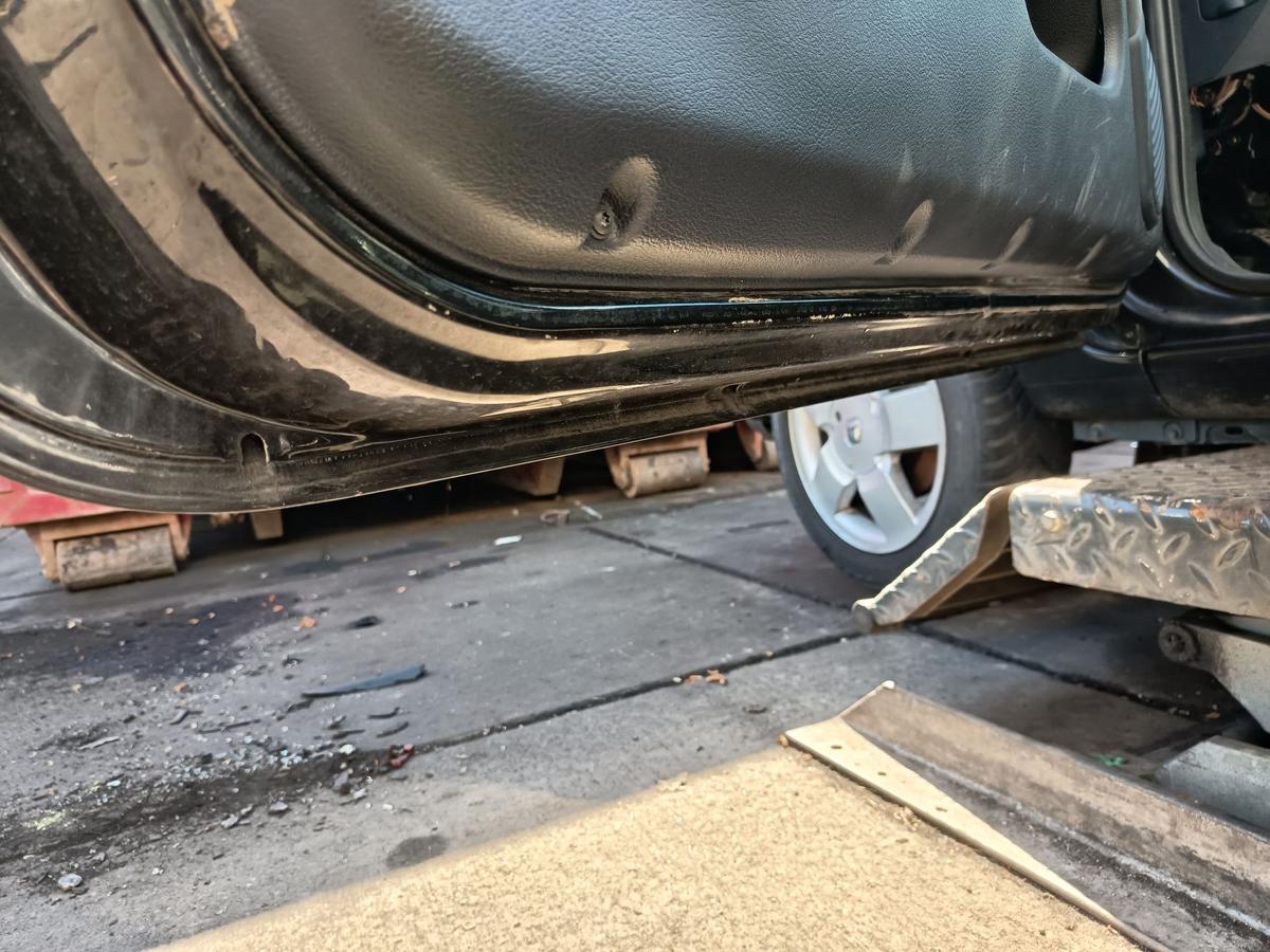 Renault Clio II orig Tür links 3-türer Fahrertür NV676 ab Bj 06/2001