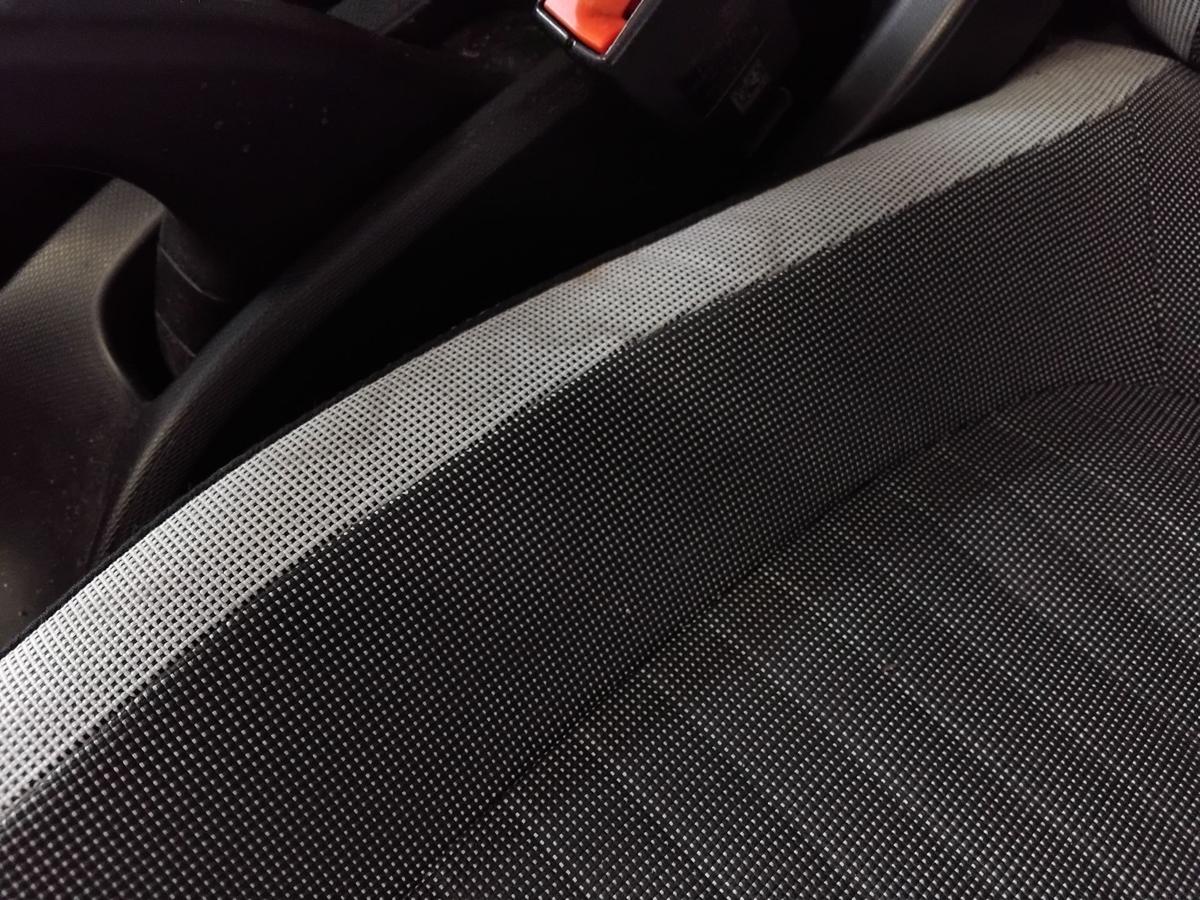 Renault Twingo 3 original Sitz vorn links Fahrersitz Stoff grau beheizt BJ2018