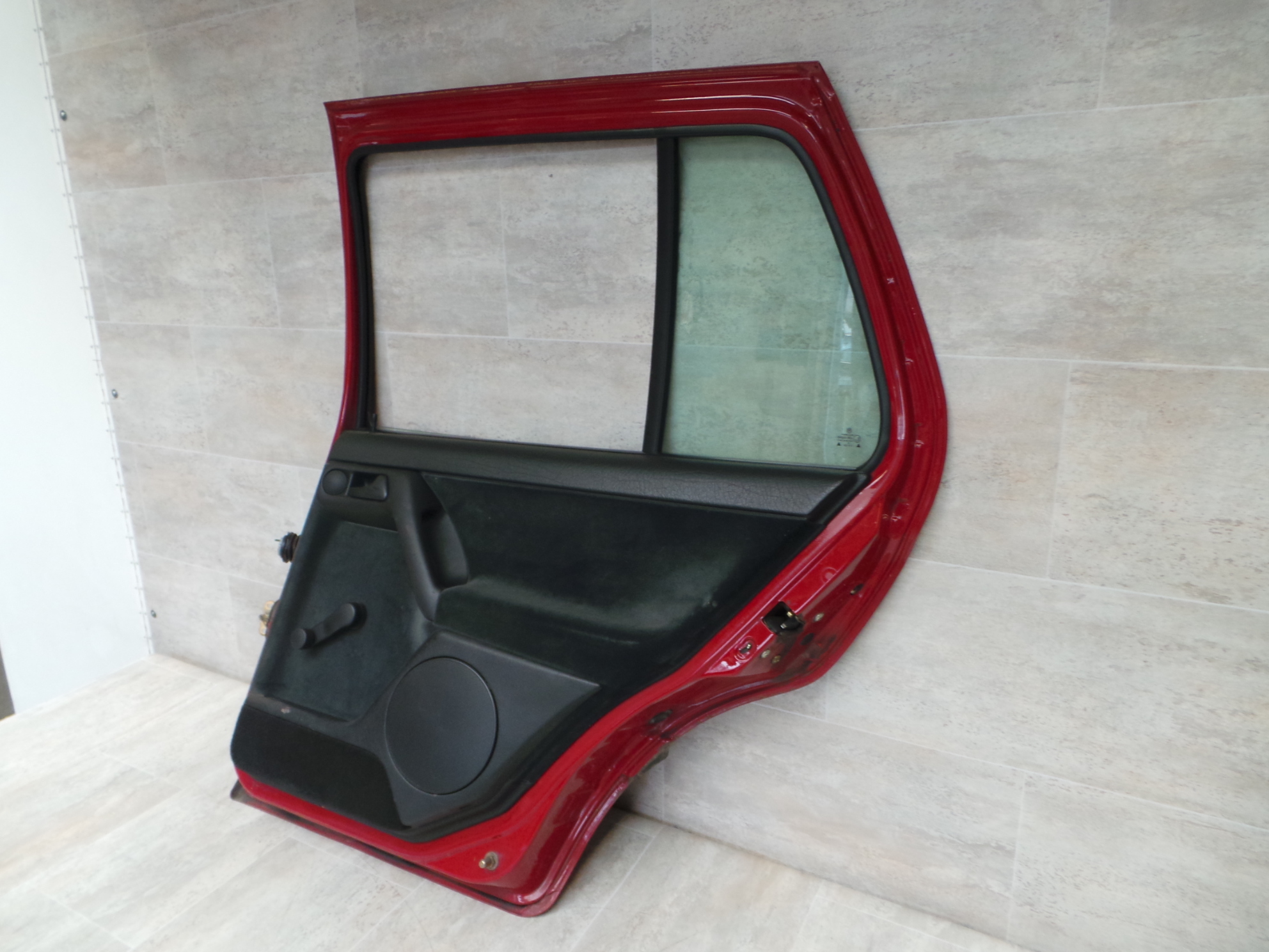 VW Vento BJ 1995 Tür hinten rechts Rot LA3G