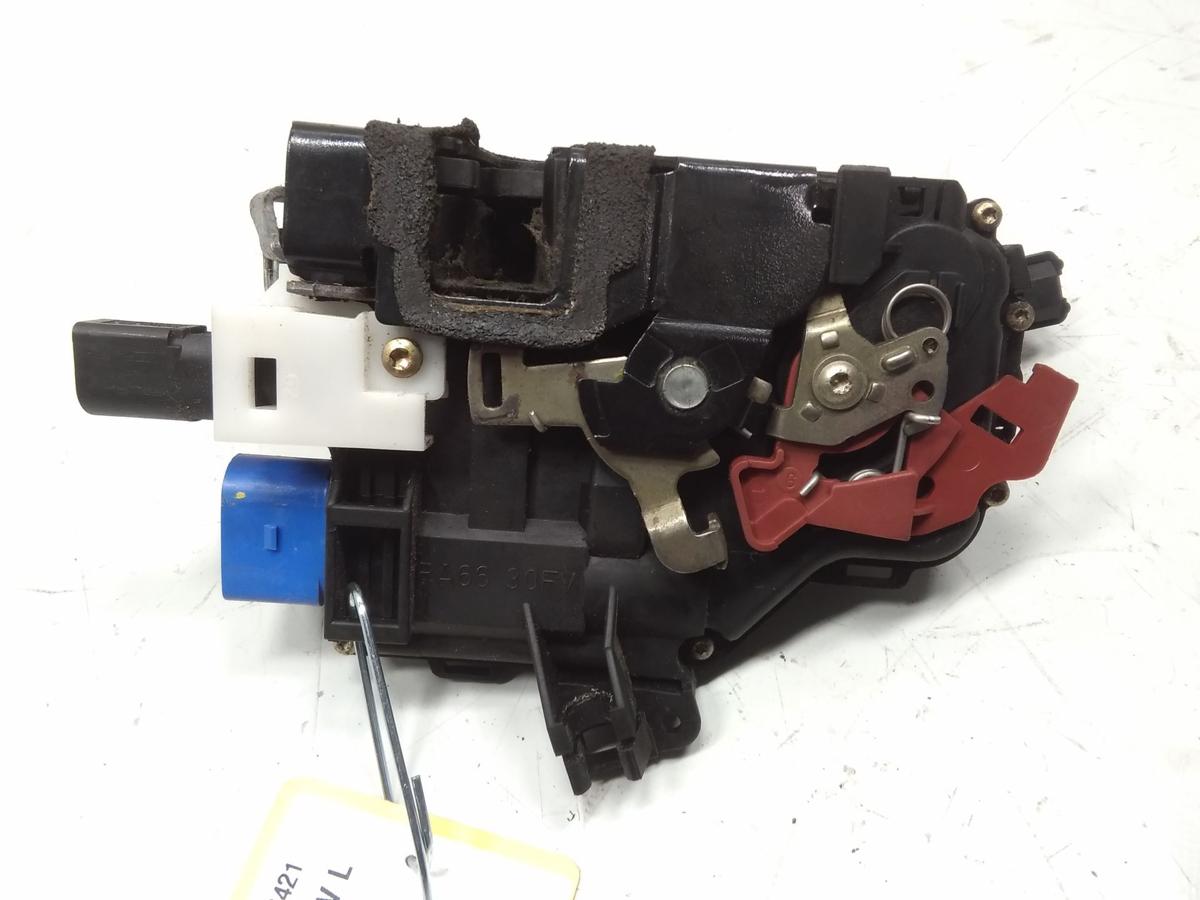 Audi A8 D3 4E original T&uuml;rschlo&szlig; vorn links f&uuml;r Zuziehhilfe 4E1837015A Bj.2004