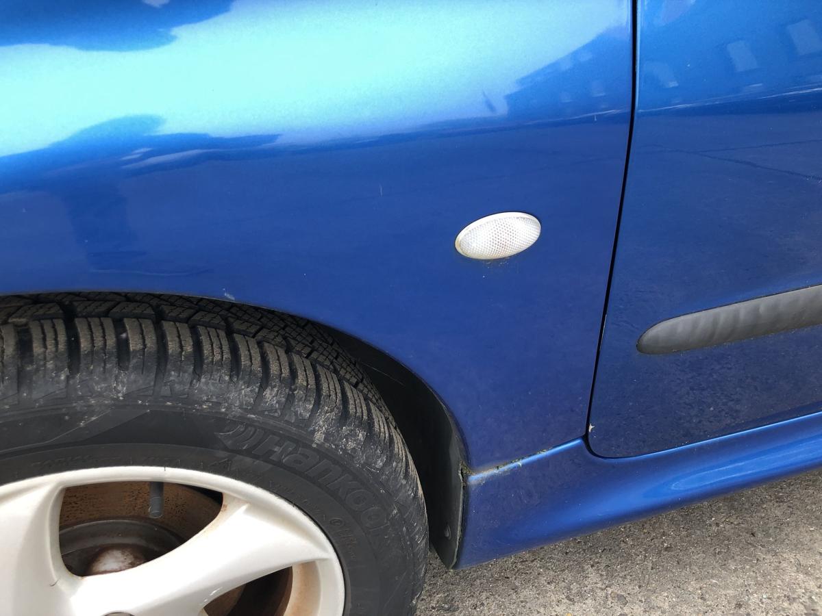 Peugeot 206CC Typ 2D Kotfl&uuml;gel vorn links Fahrerseite KMF Poseidon Blau Metallic