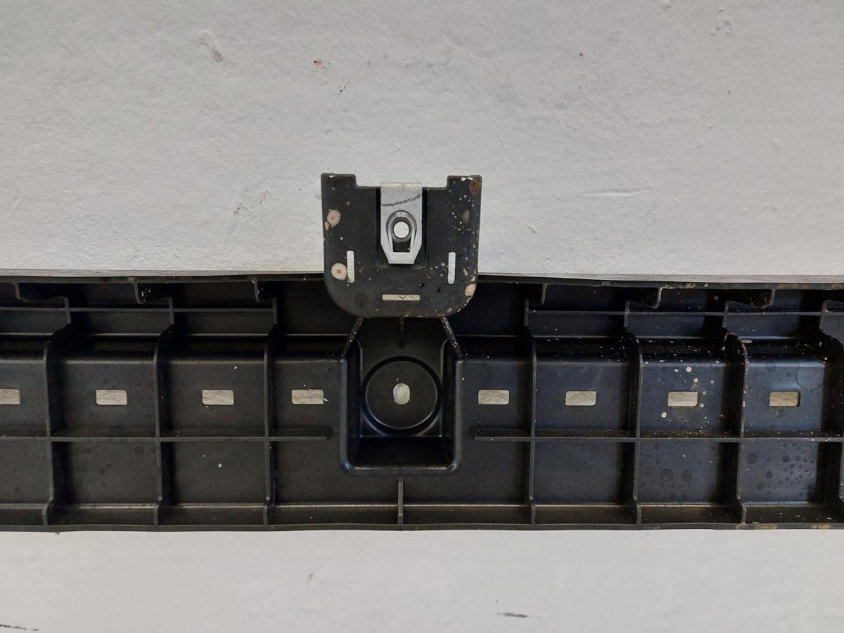 NIO EL6 Elektro SUV Achstraverse Hinterachse Plastik Traverse Verbindung Achse