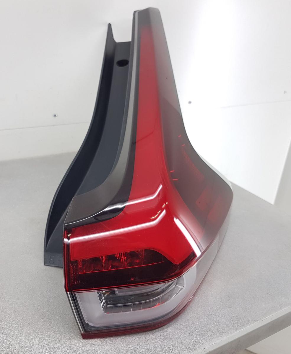 Mitsubishi Eclipse Cross R&uuml;ckleuchte R&uuml;cklicht rechts LED Bj2023 Modell ab 2021