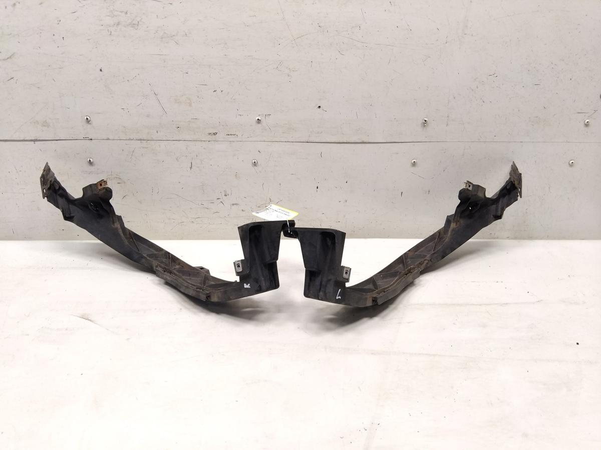 BMW 1er E81 E87 original Satz Scheinwerfertr&auml;ger Scheinwerferkonsolen Bj.2006