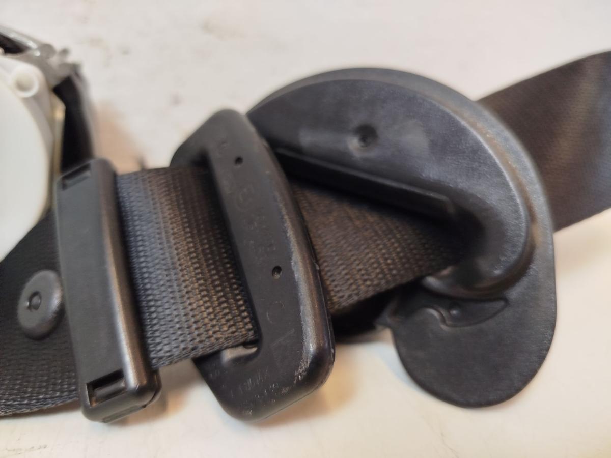 BMW 1er F20 Sicherheitsgurt vorn rechts Gurt Anschnallgurt Anschnaller