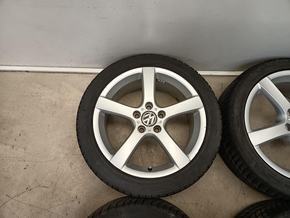 VW Golf V orig Satz Alufelgen 7,5x17 ET50 Bj 2008 KBA46462
