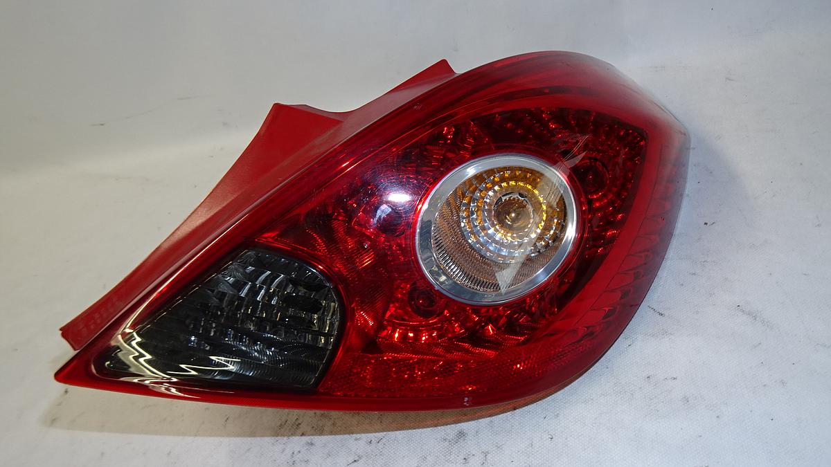 Opel Corsa D Bj2006 Rückleuchte Heckleuchte rot weiss 3 Türig 13186351 GM 89038961A Valeo