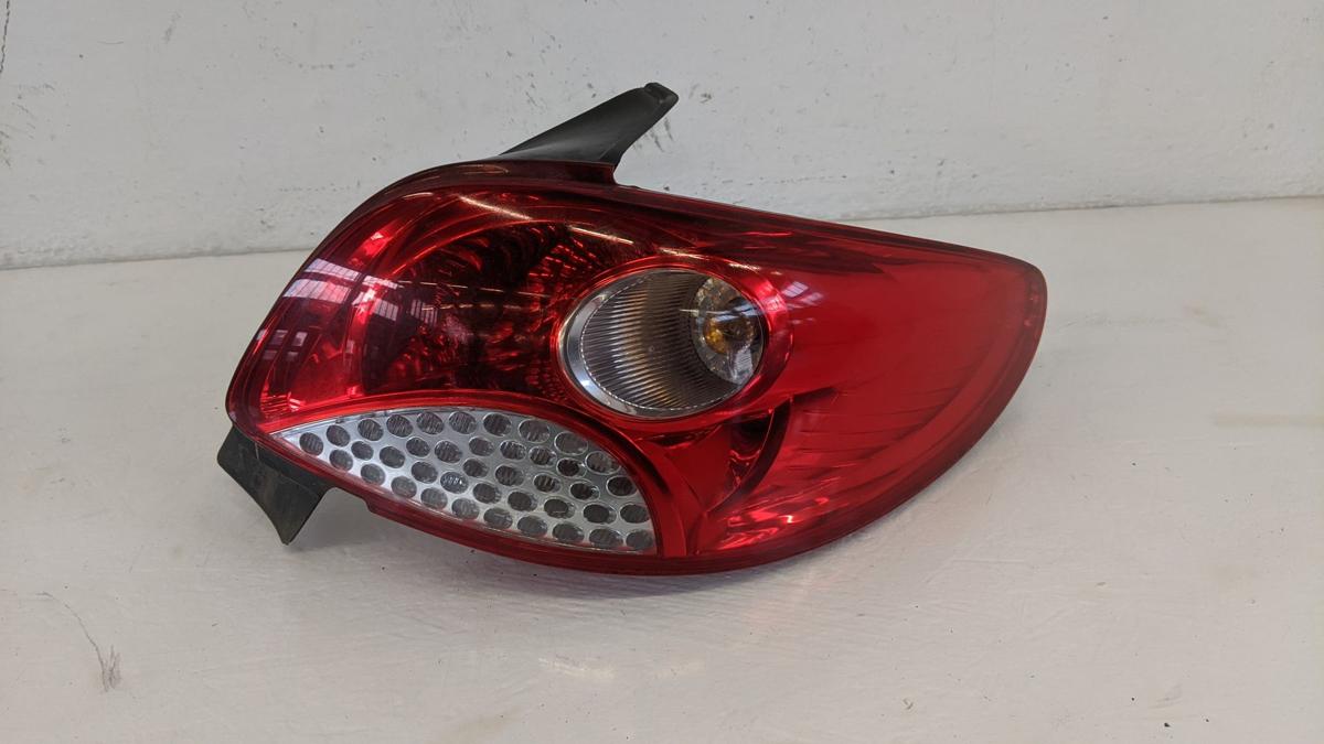 Rückleuchte Rücklicht rechts Schlusslicht Peugeot 206 Plus +