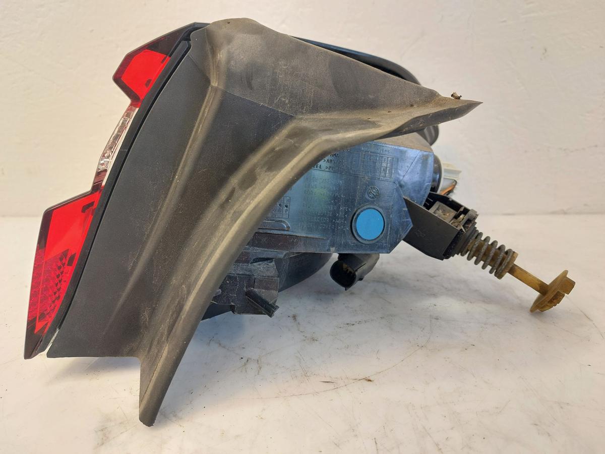 Ford Fiesta HF MK8 Rückleuchte Schlussleuchte Rücklicht hinten aussen links 5trg Ford Fiesta HF MK8 Rückleuchte Schlussleuchte Rücklicht hinten aussen links 5trg