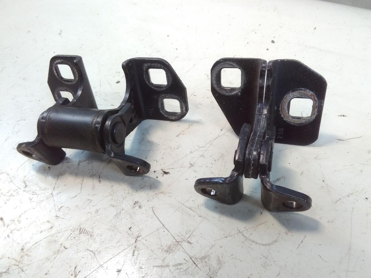 Tesla Model S original Satz T&uuml;rscharniere vorn rechts unfallfrei BJ2014