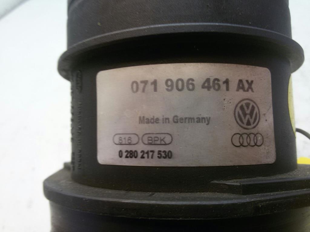 VW Bora BJ2000 original Luftmengenmesser 2.3 V5 110kw *AGZ* 071906461AX