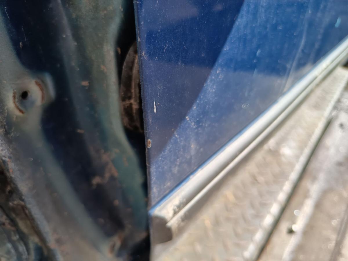 Mercedes W/S 124 original T&uuml;r vorn links Fahrer 900 Surfblau Bj 1988