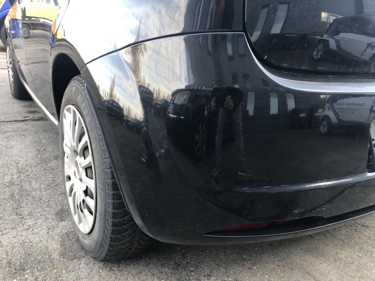 Fiat Grande Punto 199 Sto&szlig;f&auml;nger hinten 5t&uuml;rer Stossstange Bumper 891 Nero