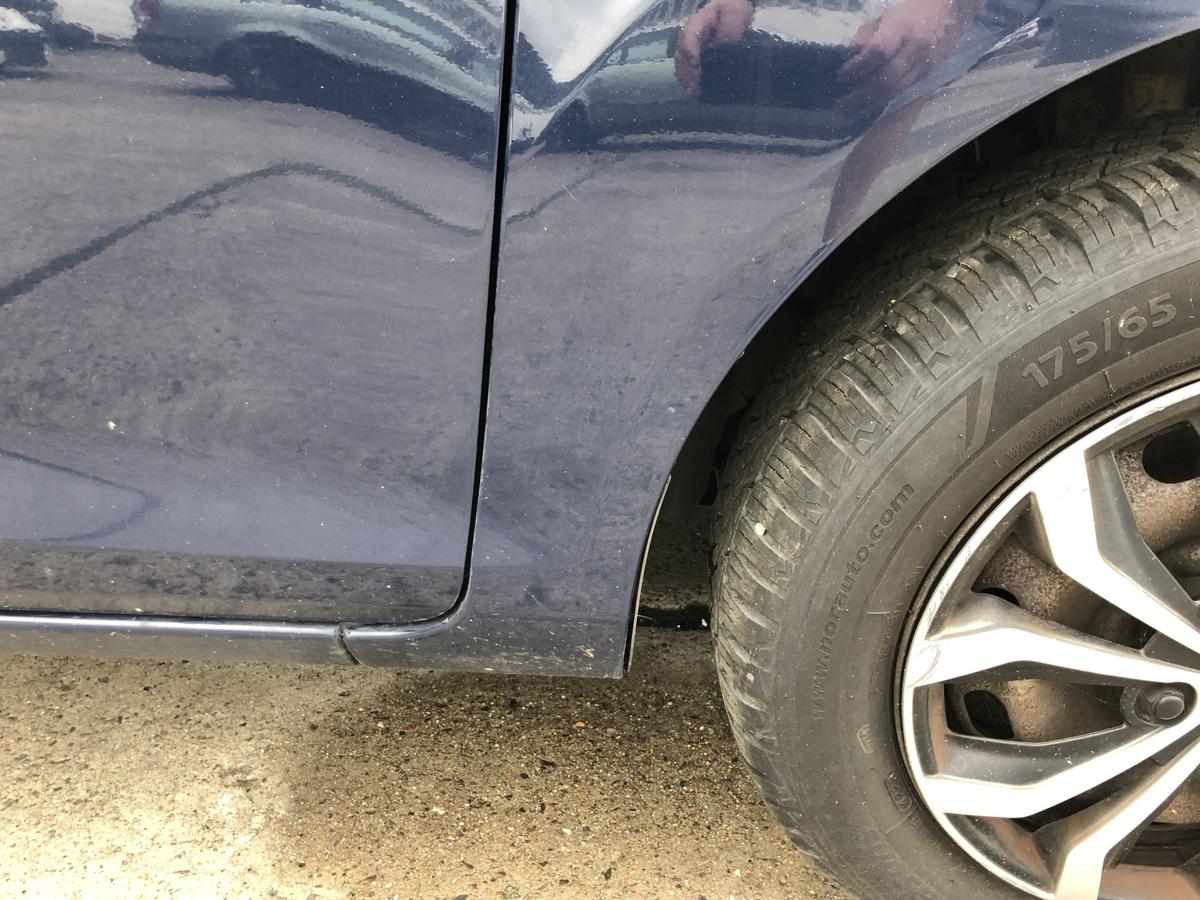 Ford Fiesta JA8 Kotflügel vorn rechts Beifahrerseite Blazer Blau