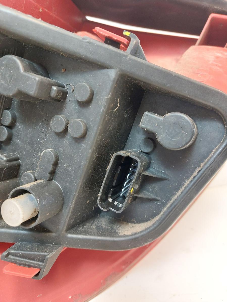 Renault Clio 3 III BR R&uuml;ckleuchte rechts R&uuml;cklicht Heckleuchte 3 und 5 t&uuml;rer