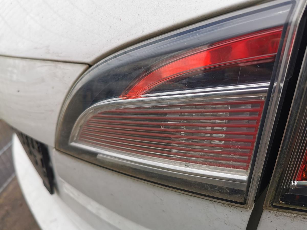 Mazda 6 GH Kombi Rückleuchte Schlussleuchte Rücklicht hinten innen rechts 10-12