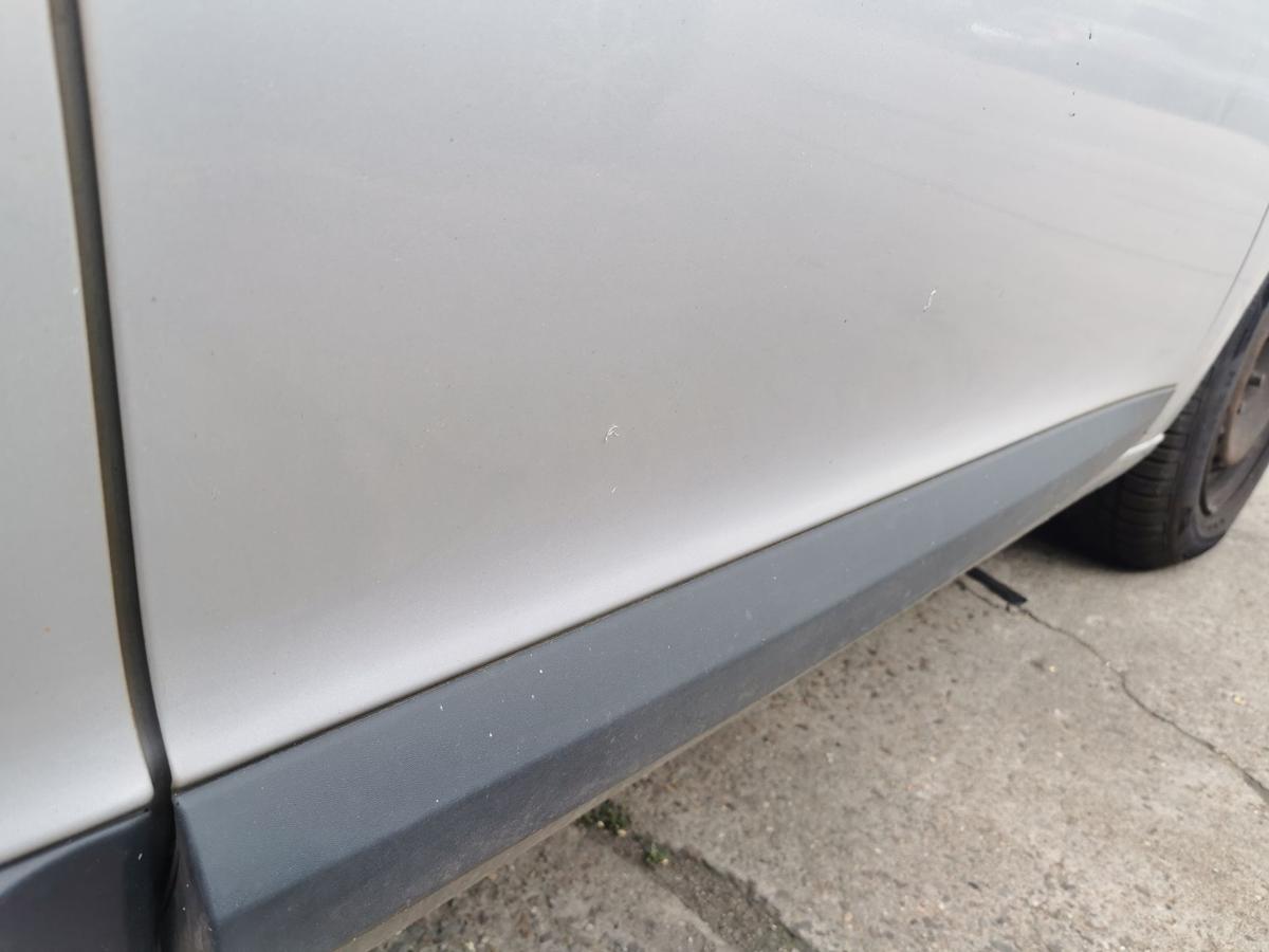 Renault Megane III Z Kombi Beifahrertür Tür Autotür Roh vorn rechts TED69 GREY