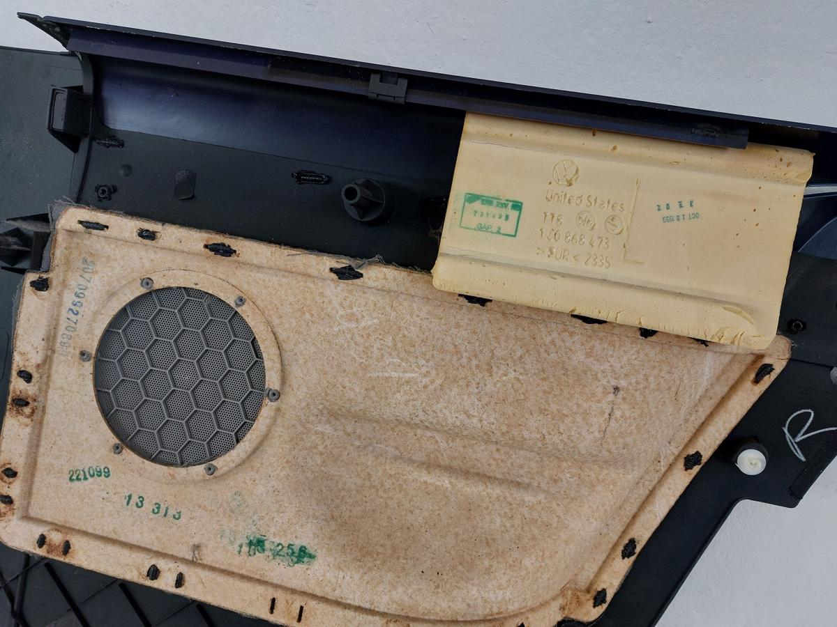 VW New Beetle 1C Seitenverkleidung Innneverkleidung hinten links