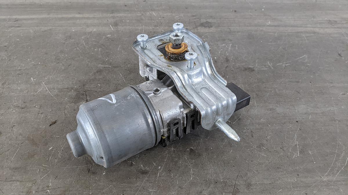 VW Polo 6R Wischermotor vorn 6R1955119A Motor 0390241566 Bosch