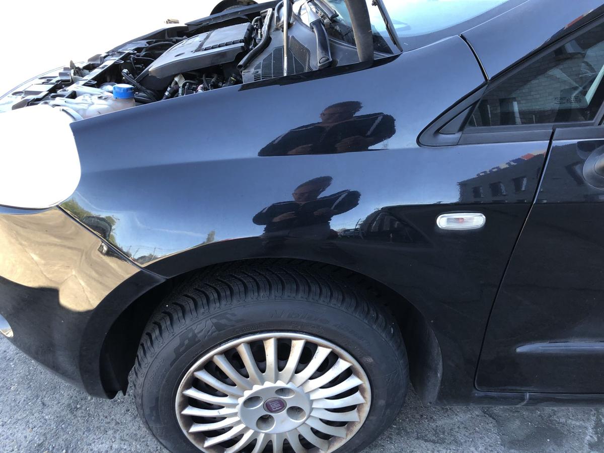 Fiat Grande Punto 199 Kotfl&uuml;gel vorn links Fahrerseite 891 Nero Provocatore