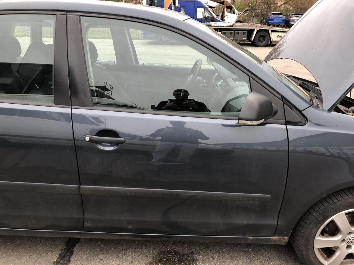 VW Polo 9N3 T&uuml;r vorn rechts Beifahrert&uuml;r im Rohbau 5 t&uuml;rer LC7V grau auch 9N1