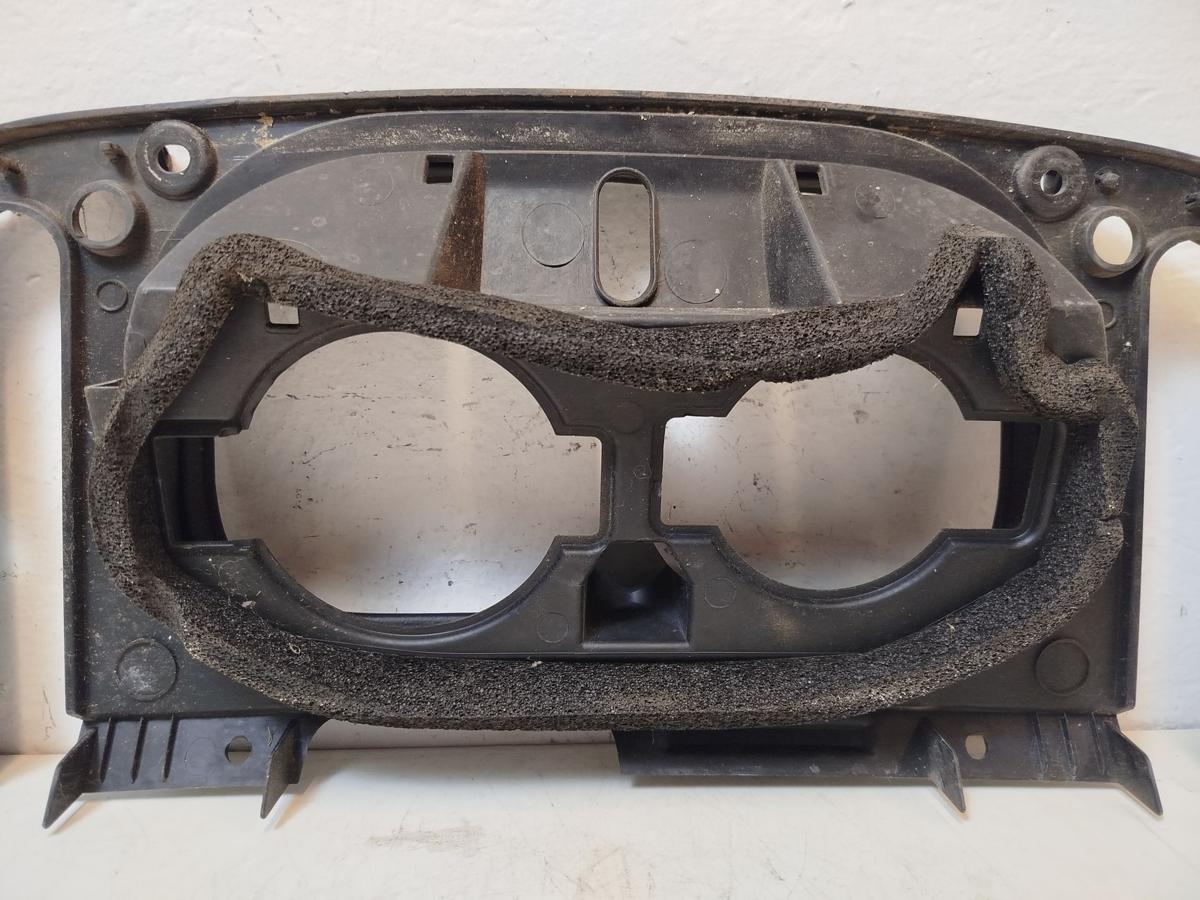 Nissan Leaf ZE1 40kWh Plastiverkleidung Rahmen Dichtung Ladeanschluss vorn