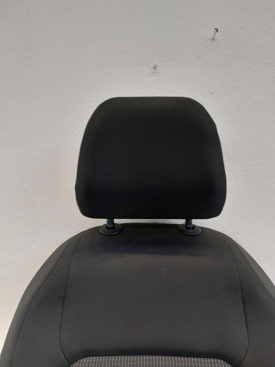 VW Golf 8 VIII CD Kombi Sitz vorn rechts Beifahrersitz Stoff heizbar Stoffsitz