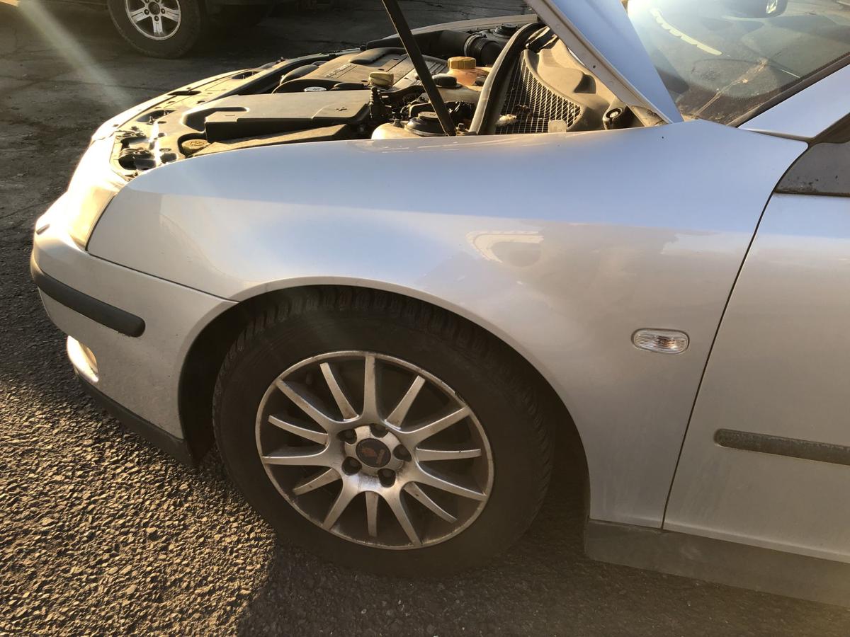 Saab 9-3 Typ YS3F Kotfl&uuml;gel links Fender Radabdeckung silber