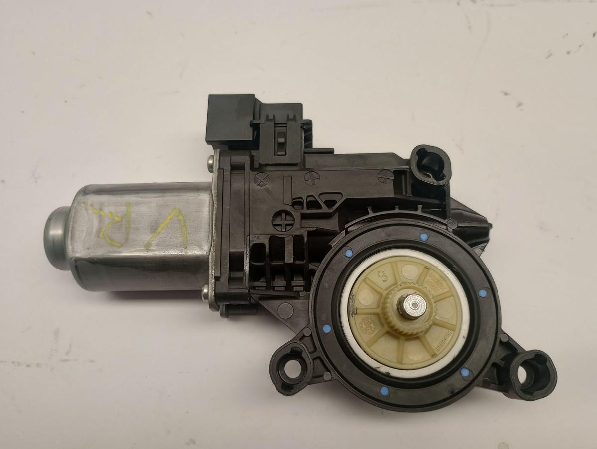 VW Polo 9N3 orig Motor für elektrischen Fensterheber rechts Bj 2008