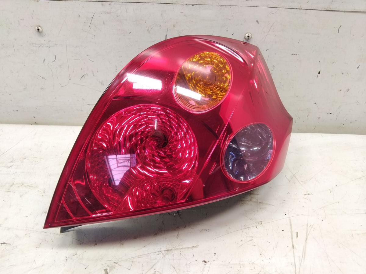 Kia Ceed ED original R&uuml;ckleuchte Heckleuchte rechts 5-T&uuml;rer Flie&szlig;heck Bj.2009