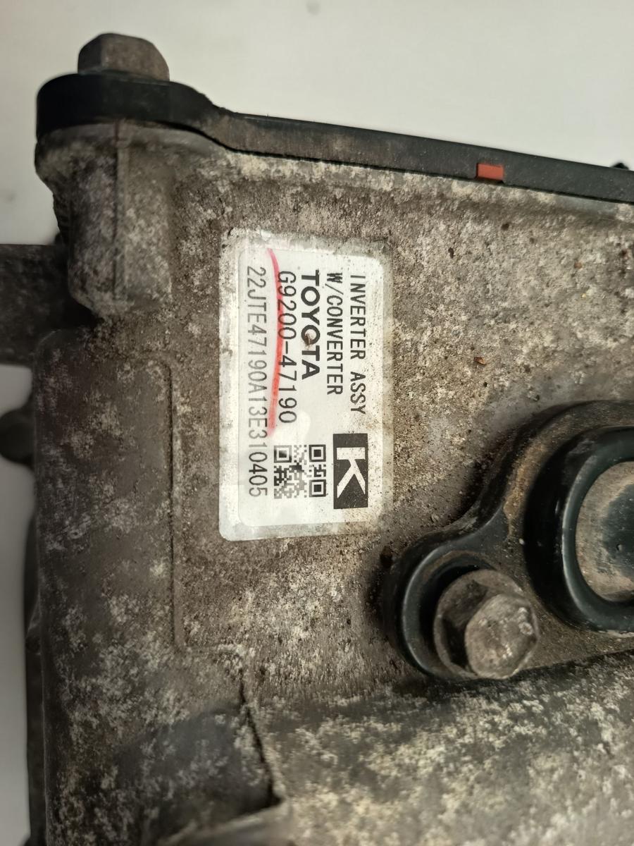 Toyota Auris E18 original Spannungswandler Invertert G920047190 Bj 2013