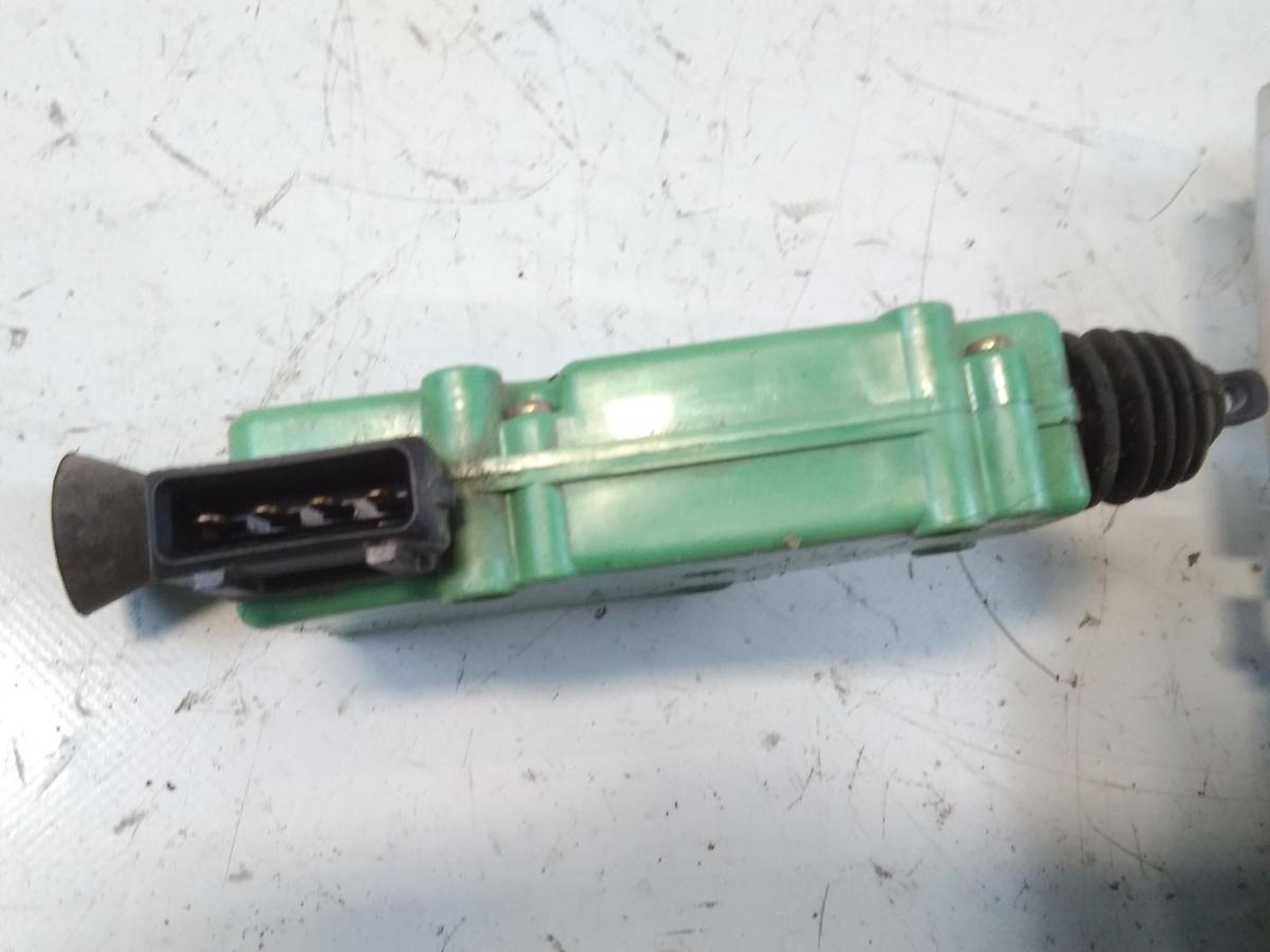 VW T4 orig T&uuml;rschloss vorn links mit Zentralverriegelung inkl Stellmotor BJ1995