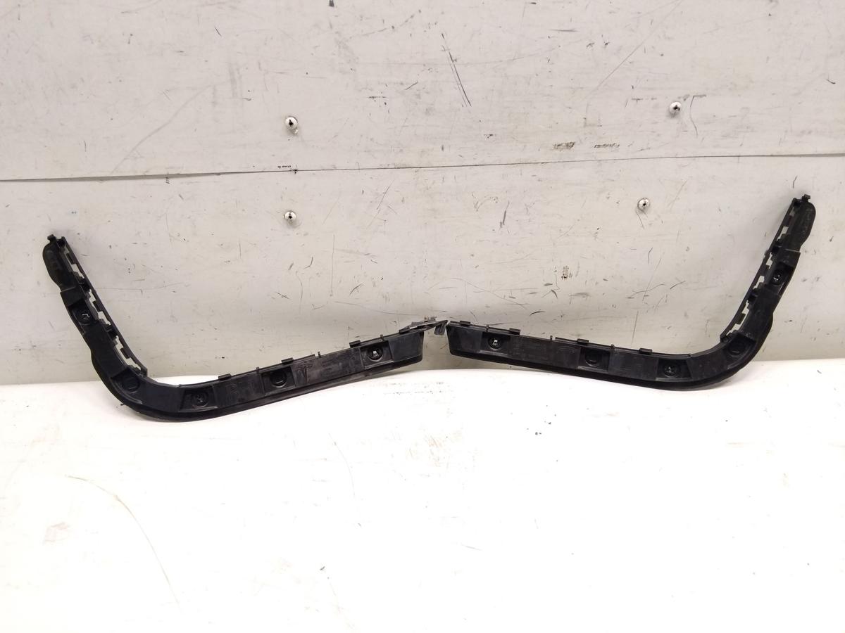 Tesla Model 3 original Satz F&uuml;hrungen Halter Sto&szlig;f&auml;nger hinten BJ2021