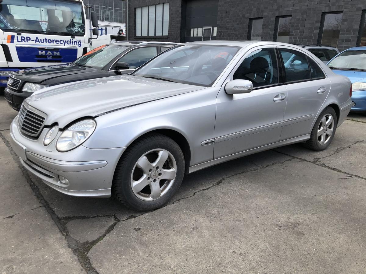 Mercedes E Klasse W211 Komplettradsatz 16 Zoll Alufelgen Reifen neuwertig 225
