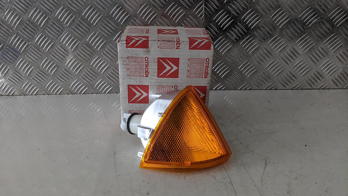 Citroen AX Blinkleuchte Blinker vorn rechts OE neu 95619021