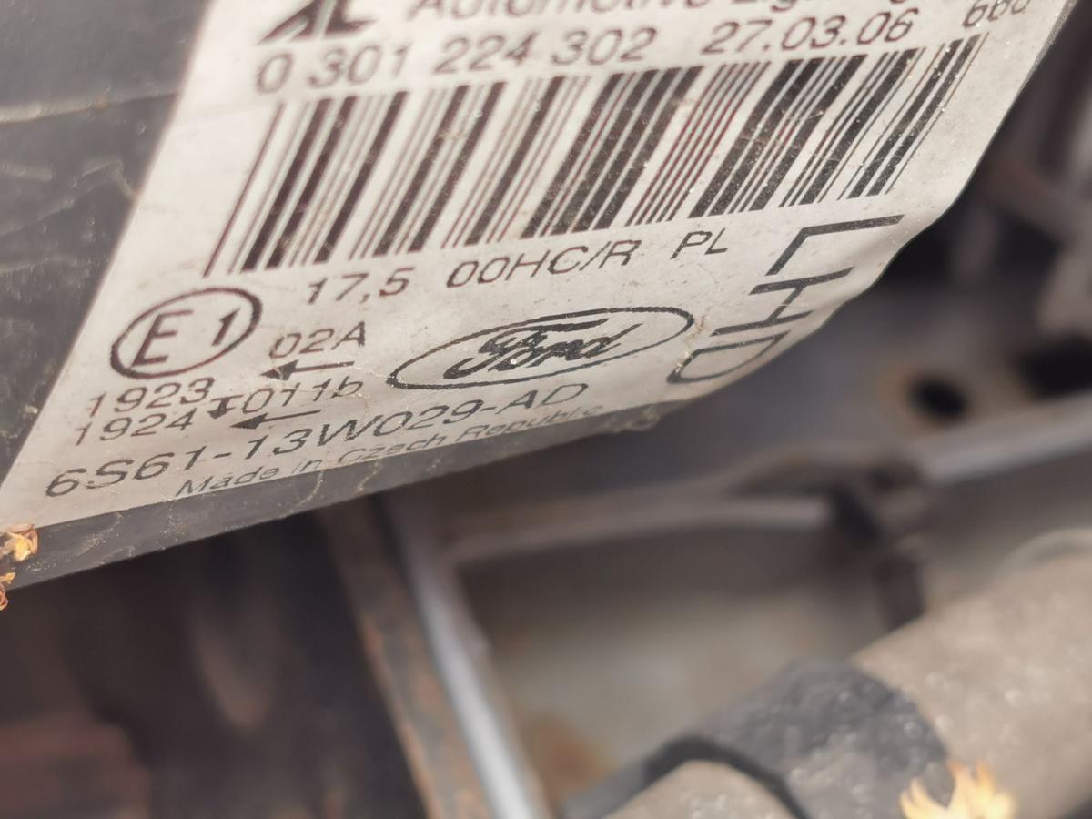 Ford Fiesta JD3 Scheinwerfer Hauptscheinwerfer Frontscheinwerf vorn rechts trüb