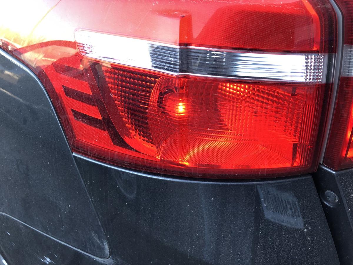 Ford Focus DYB CEW Turnier R&uuml;ckleuchte links au&szlig;en Ecke Facelift OHNE LED