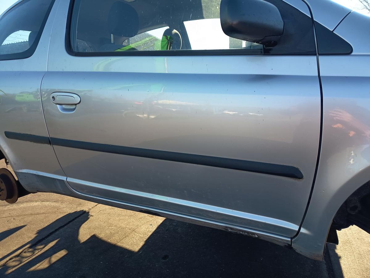 Toyota Yaris XP10 orig Tür rechts 3türer Beifahrertür 199 Siber Bj 2000