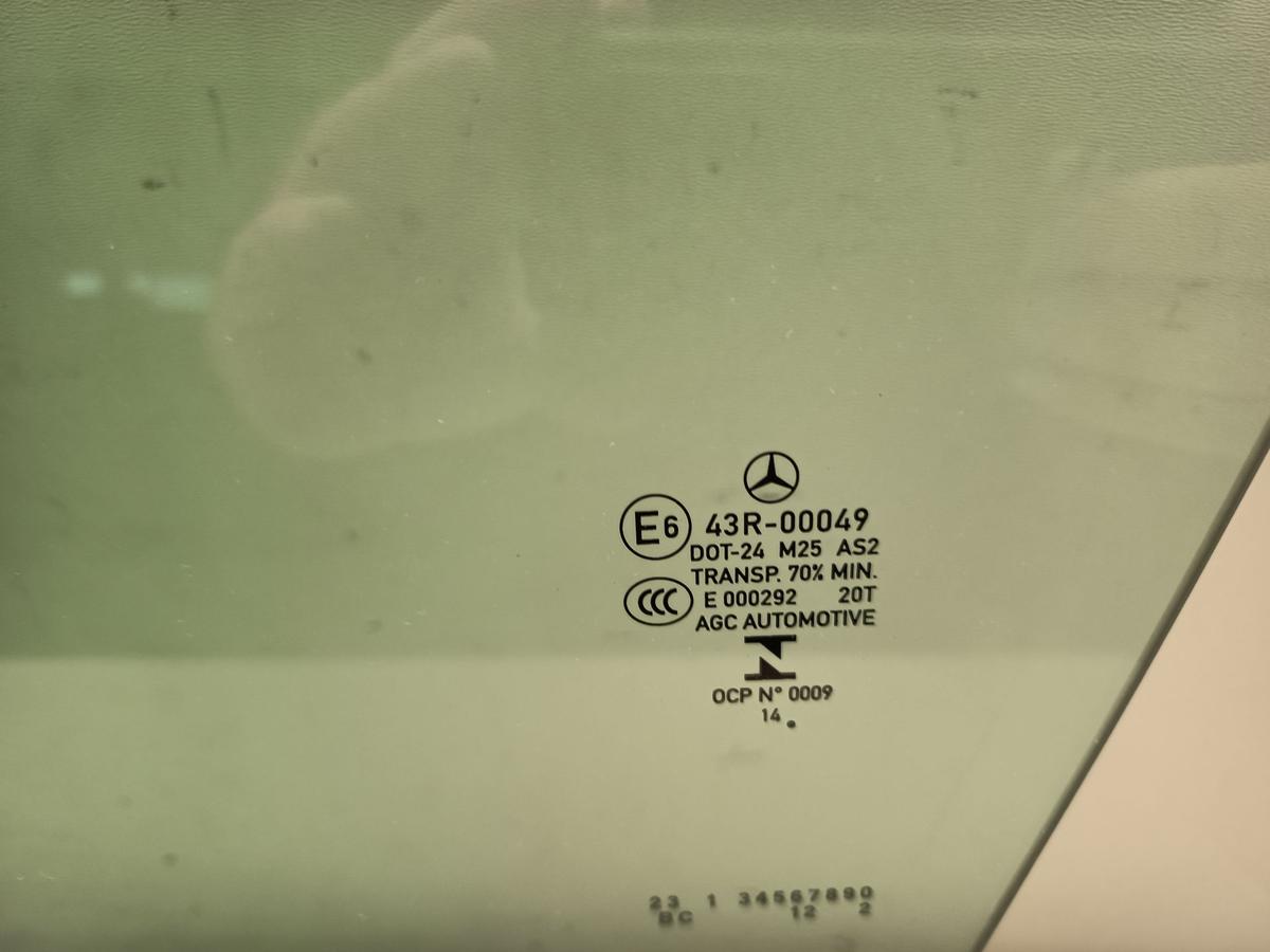 Mercedes W205 C-Klasse original T&uuml;rscheibe vorn links Fahrerfenster Bj 2022