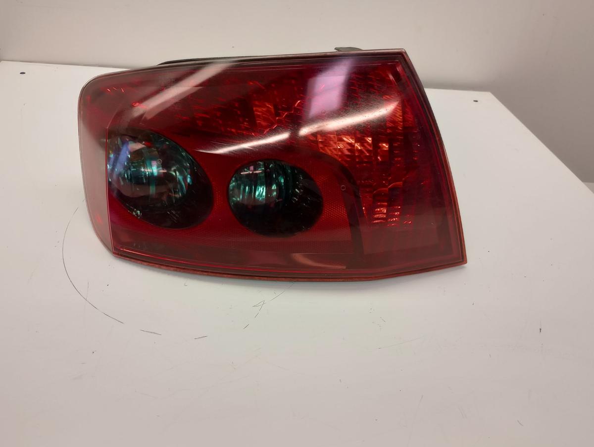 Peugeot 407 orig Rückleuchte Schlussleuchte links Limousine 5TRG Bj 2004