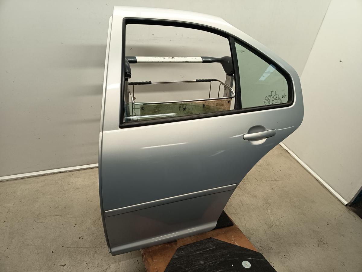 VW Bora Limo original T&uuml;r hinten links LB7Z Satinsilber Metallic Bj 1999