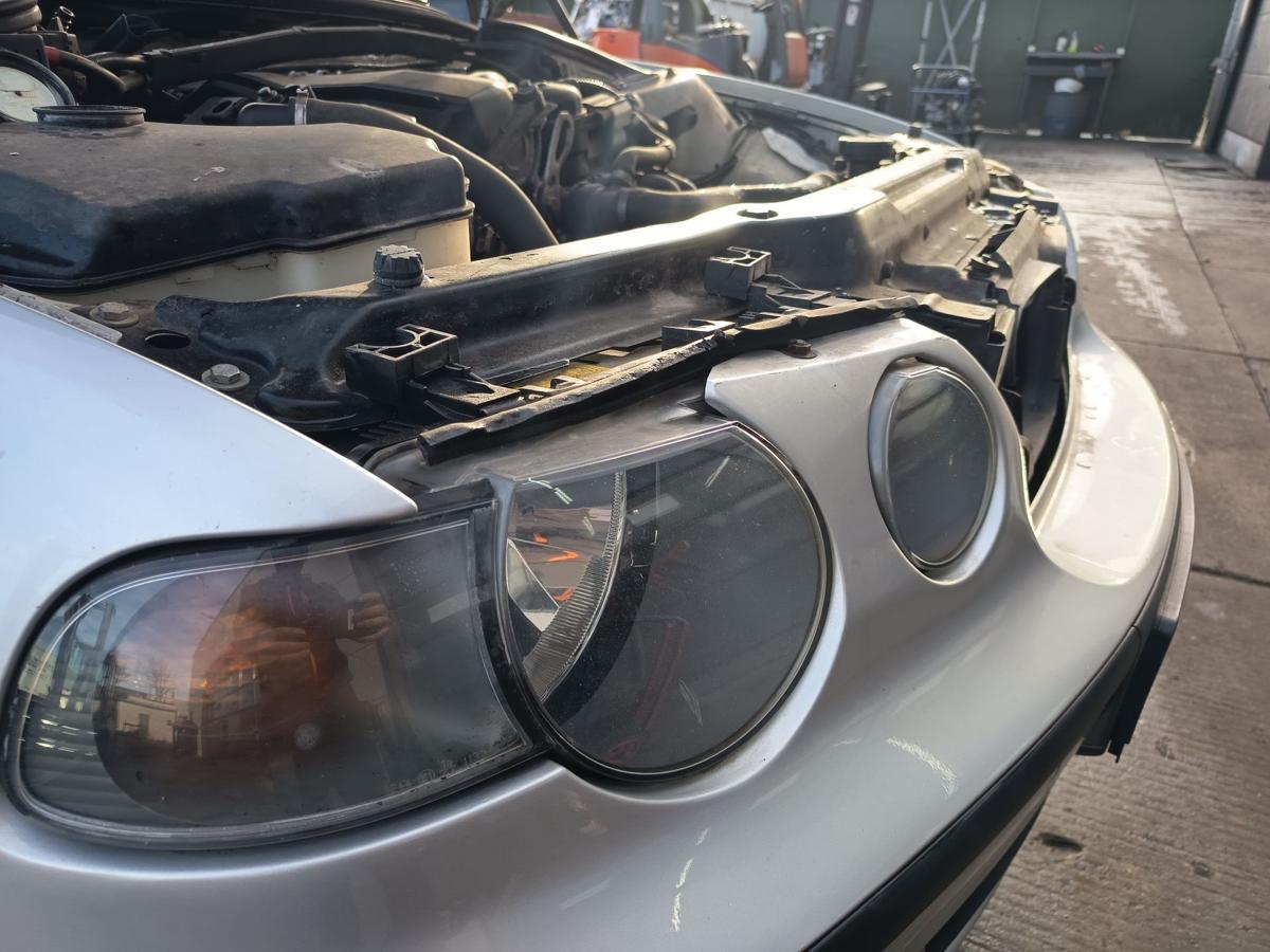 BMW 3er E46 original Scheinwerfer rechts Halogen/Haupt/Licht/Front Bj 2002