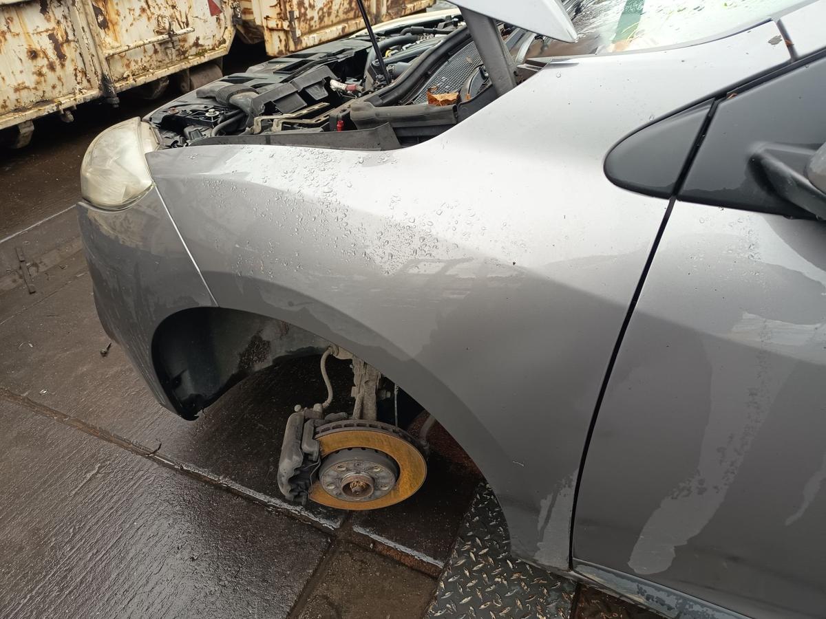 Renault Megane III Kombi orig Kotfl&uuml;gel links TEKNG grau vor Facelift Bj 2010