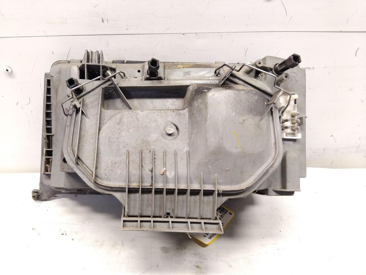 Mercedes Benz 124 Coupe MOPF1 Scheinwerfer rechts Bj.1993