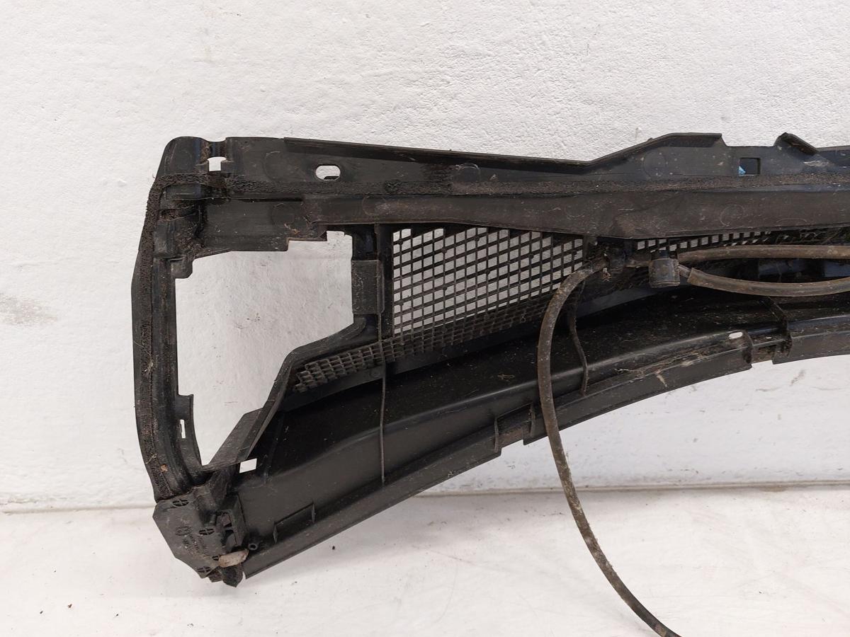 Nissan Leaf ZE1 40kWh Windlauf Frontscheibe Abdeckung Wischer OEM