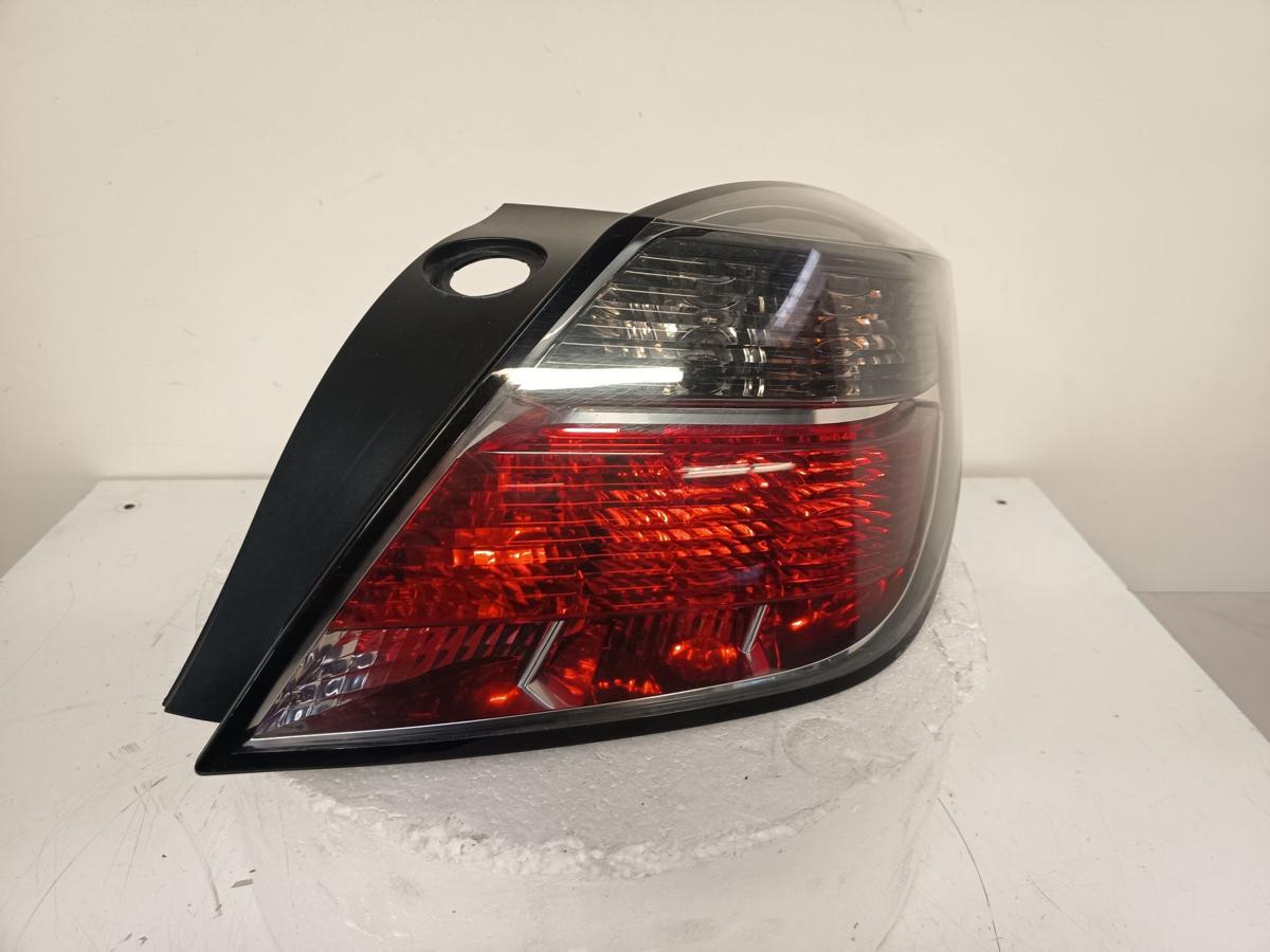 Opel Astra H GTC orig R&uuml;ckleuchte Schlussleuchte hinten links Bj 2008