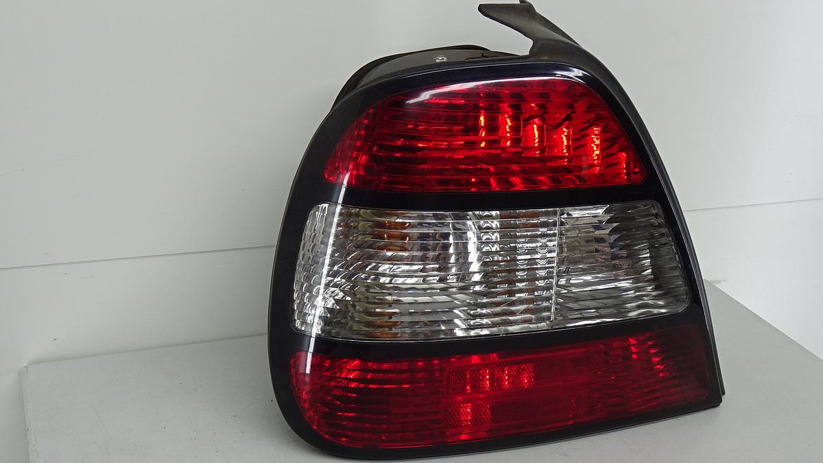 Daewoo Leganza Bj1997 Rückleuchte Rücklicht links rot weiss